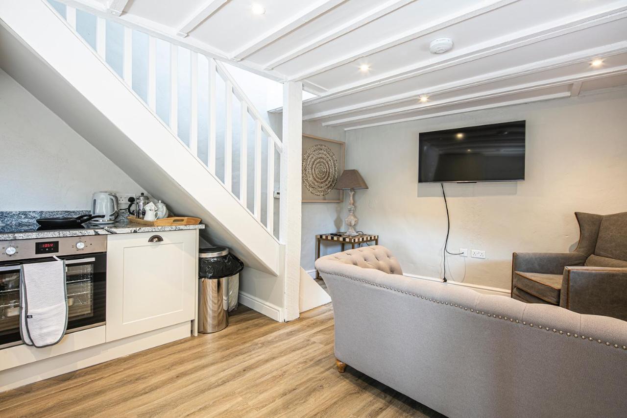 The Artists Loft - A Superb Cottage Sensitively Converted From A Grade II Listed 17Th Century Building Bakewell Esterno foto