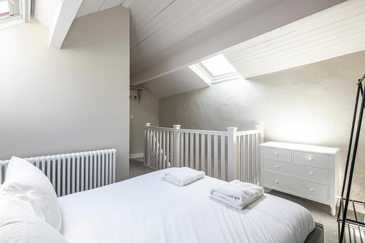 The Artists Loft - A Superb Cottage Sensitively Converted From A Grade II Listed 17Th Century Building Bakewell Esterno foto
