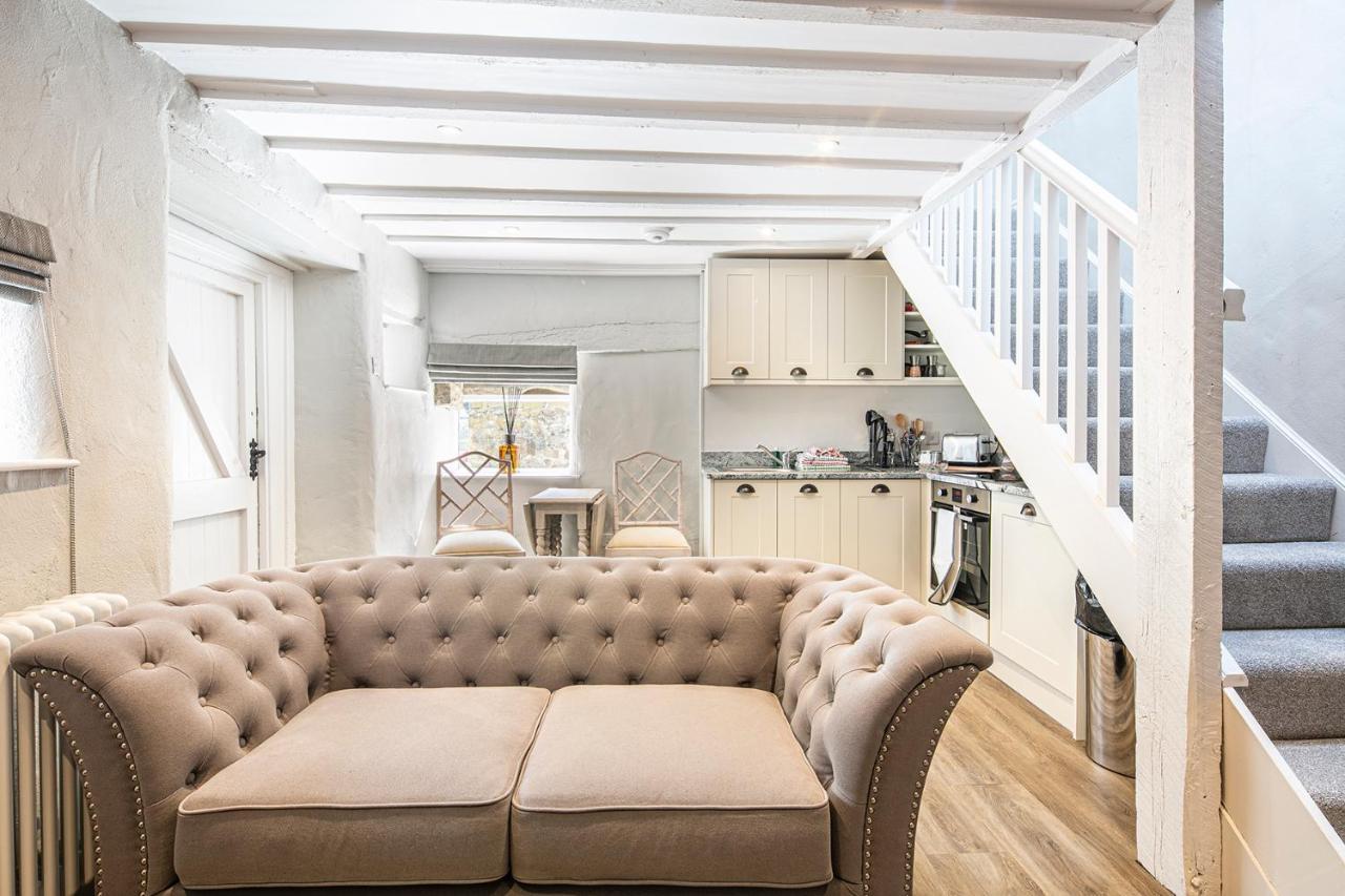 The Artists Loft - A Superb Cottage Sensitively Converted From A Grade II Listed 17Th Century Building Bakewell Esterno foto